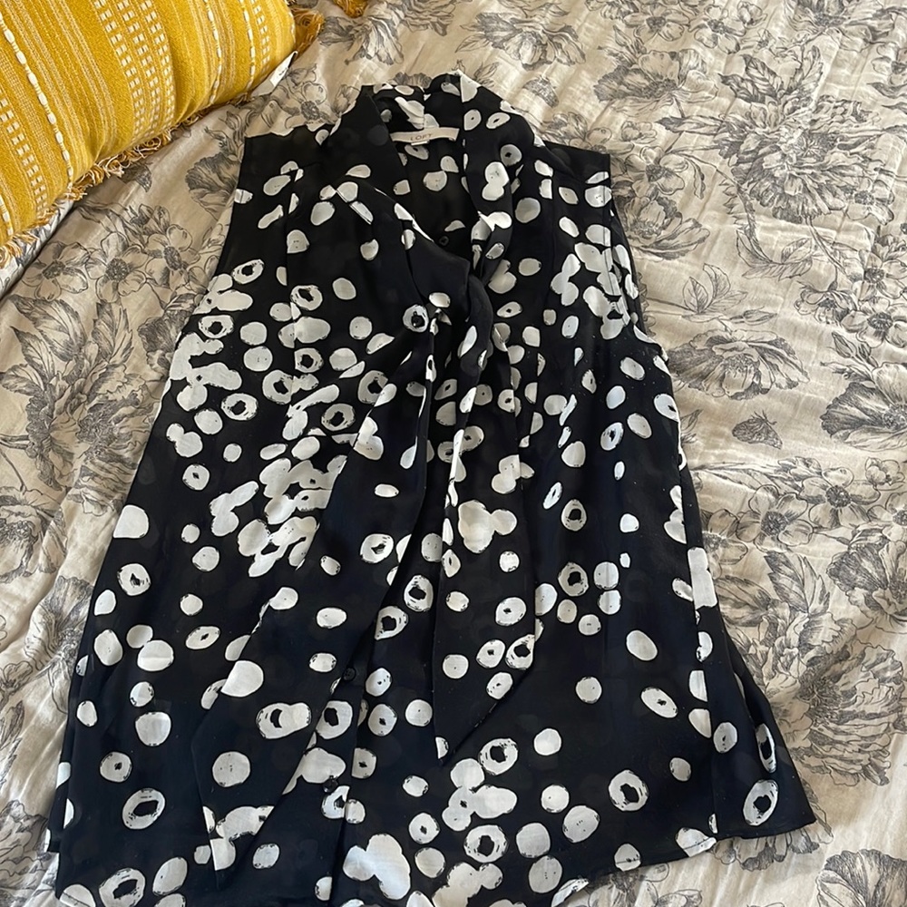 Loft sleeveless blouse